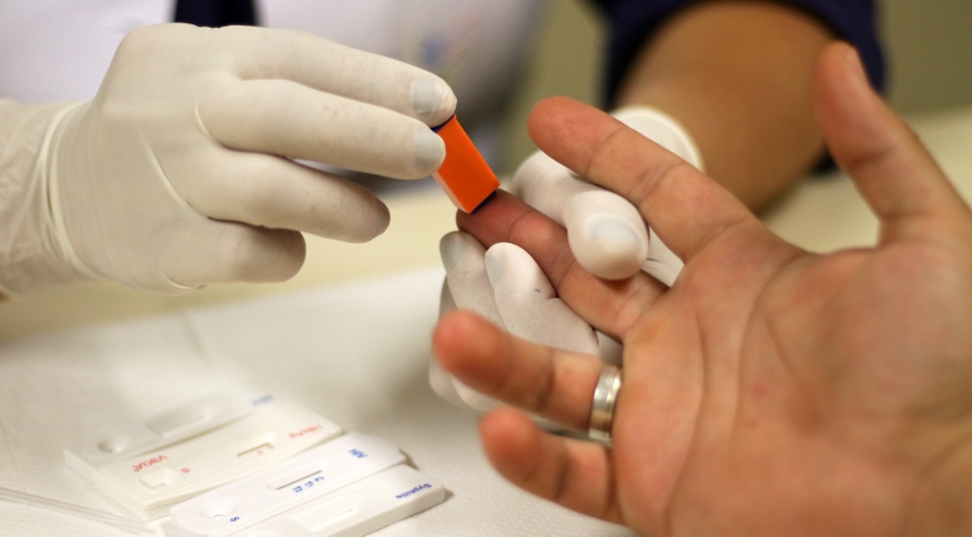 Mulher foi curada do HIV com tratamento de células-tronco, dizem cientistas